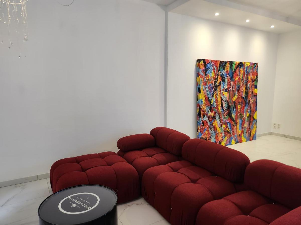 Maison Face A L'Abbaye D'Hautvillers - 2 Bedrooms 2 Bathrooms, Parking Esterno foto