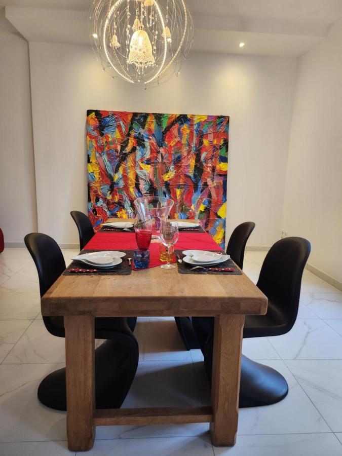Maison Face A L'Abbaye D'Hautvillers - 2 Bedrooms 2 Bathrooms, Parking Esterno foto