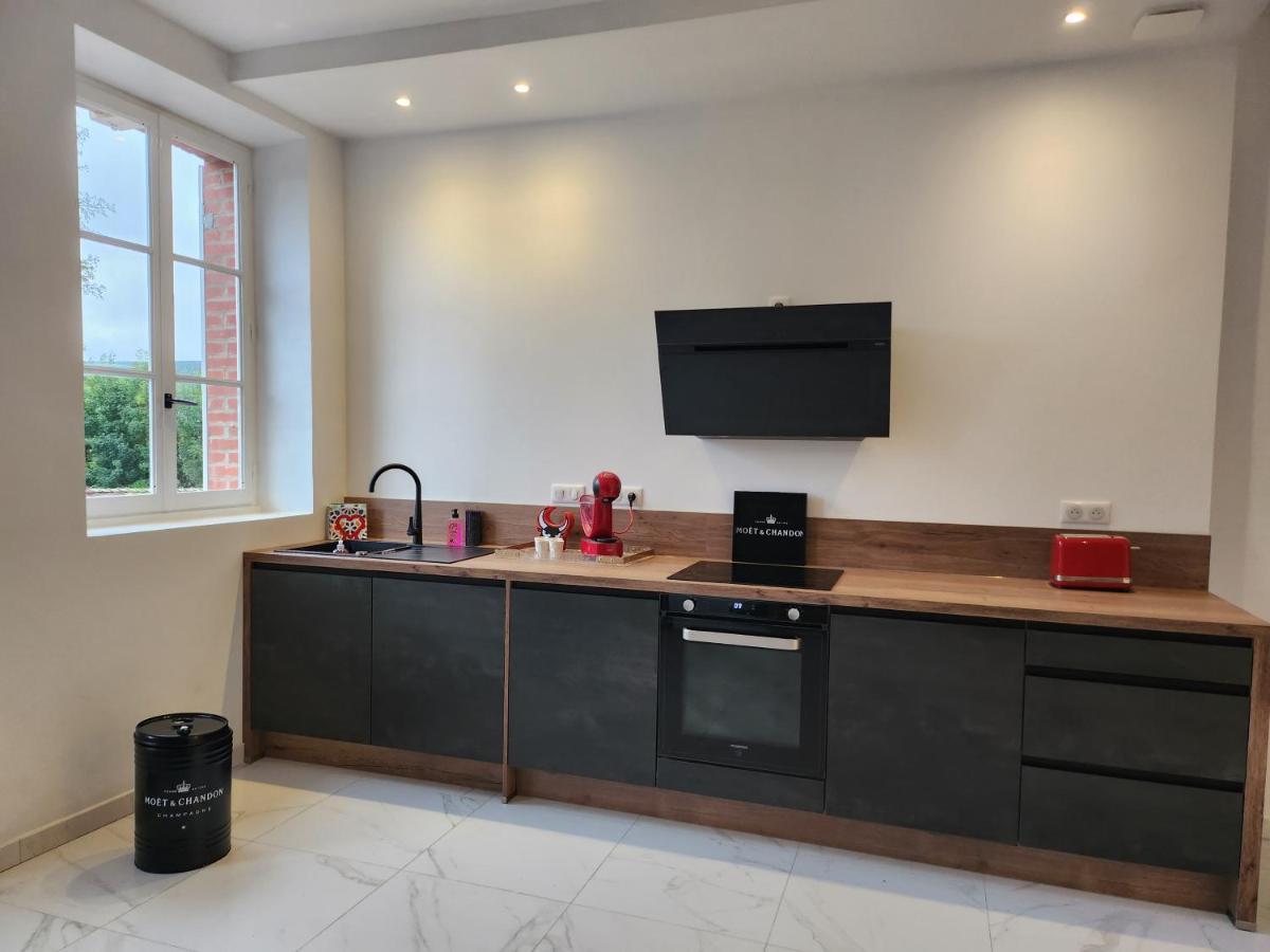 Maison Face A L'Abbaye D'Hautvillers - 2 Bedrooms 2 Bathrooms, Parking Esterno foto