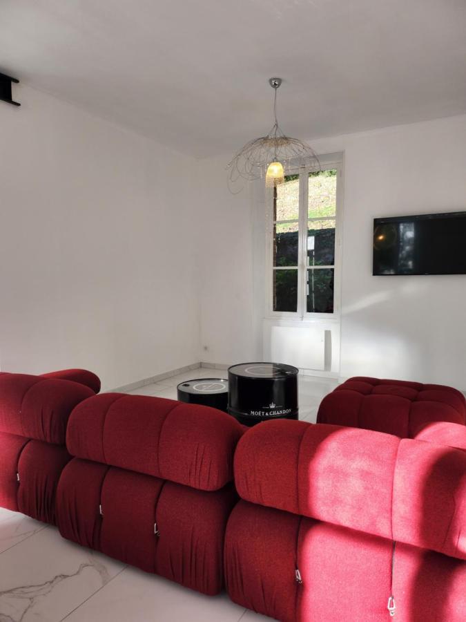 Maison Face A L'Abbaye D'Hautvillers - 2 Bedrooms 2 Bathrooms, Parking Esterno foto